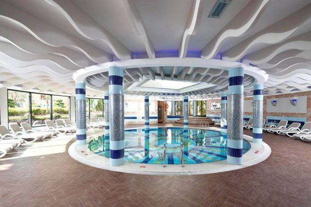 Limak Arcadia Sport Resort binnen zwembad